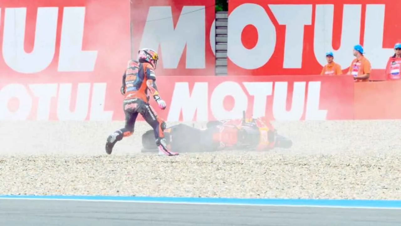Crash Massal Warnai Latihan MotoGP Belanda 2025: Ban Medium Michelin Jadi Sorotan