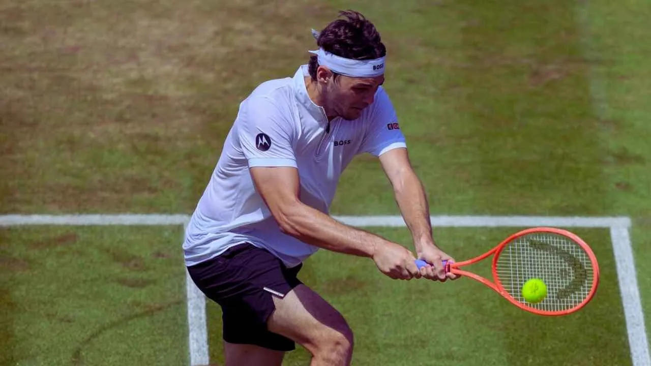 Taylor Fritz Pecahkan Rekor Juara di Eastbourne, Jadi Raja Rumput Amerika