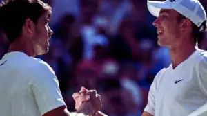 Carlos Alcaraz Melaju ke Babak Ketiga Wimbledon, Perpanjang Rekor Kemenangan di Rumput