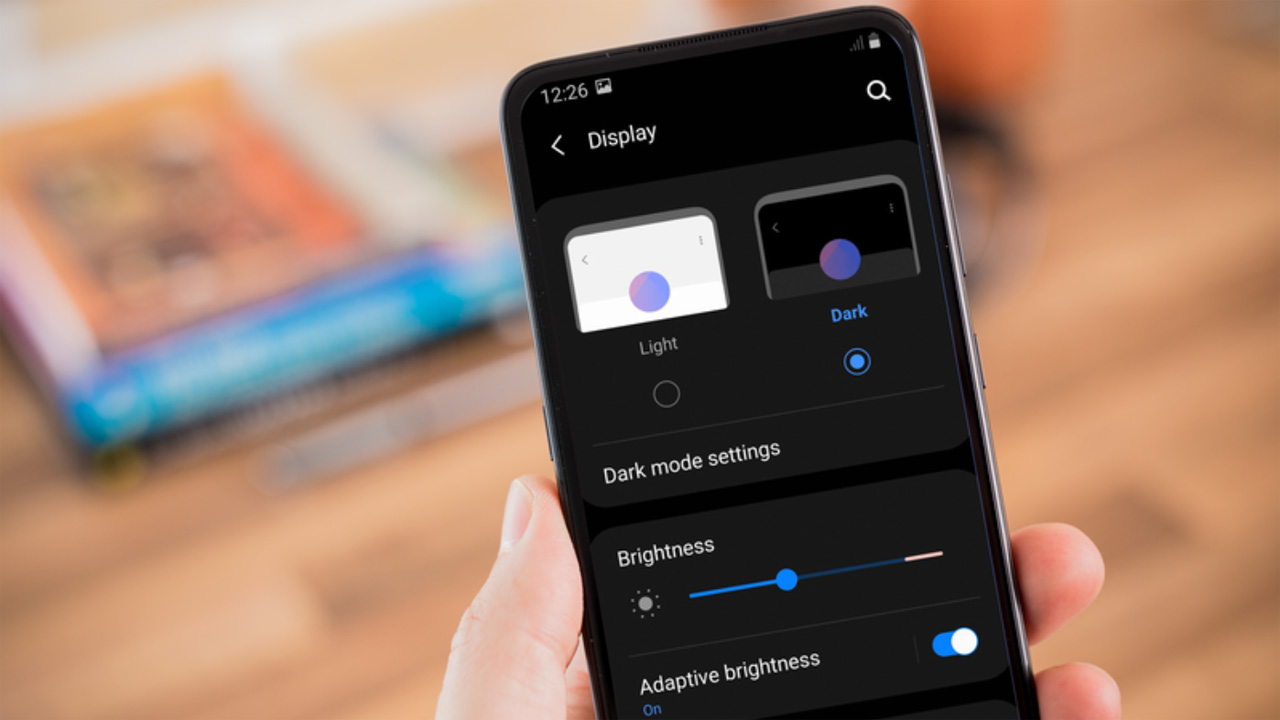 3 Manfaat Dark Mode yang Bikin Layar Ponsel Lebih Nyaman dan Hemat Baterai