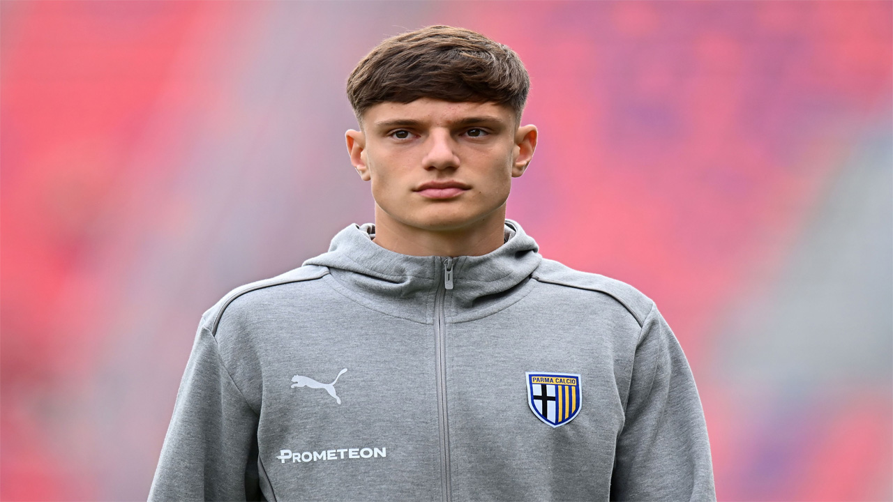 Liverpool Bersaing dengan 10 Klub Demi Gaet Bek Muda Parma Giovanni Leoni