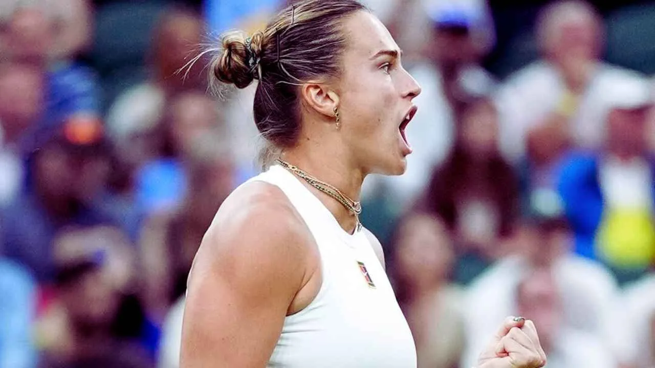 Aryna Sabalenka Kalahkan Emma Raducanu, Lolos ke 16 Besar Wimbledon 2025