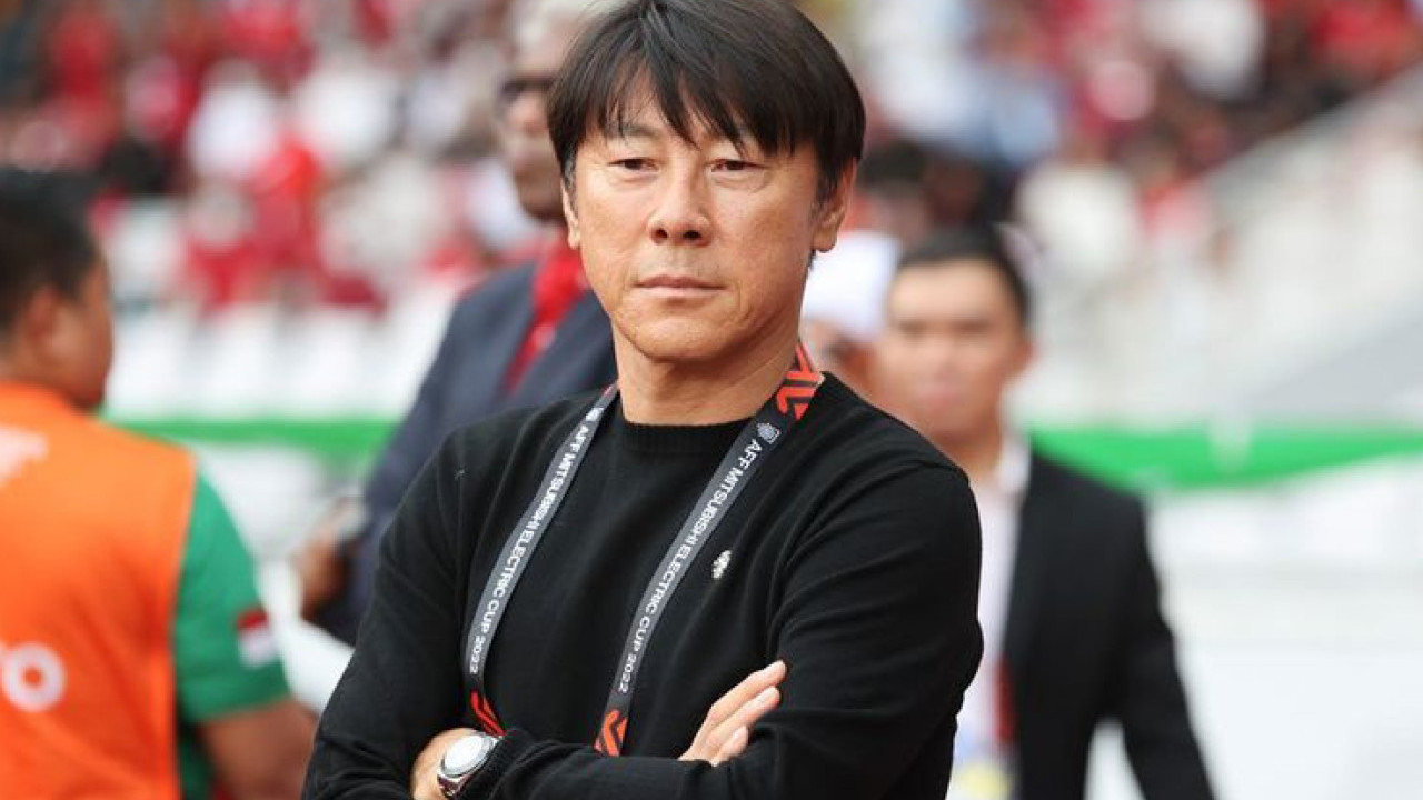 Anggota DPR Bertemu Shin Tae-yong di Korea, Bahas Perkembangan Sepak Bola Indonesia