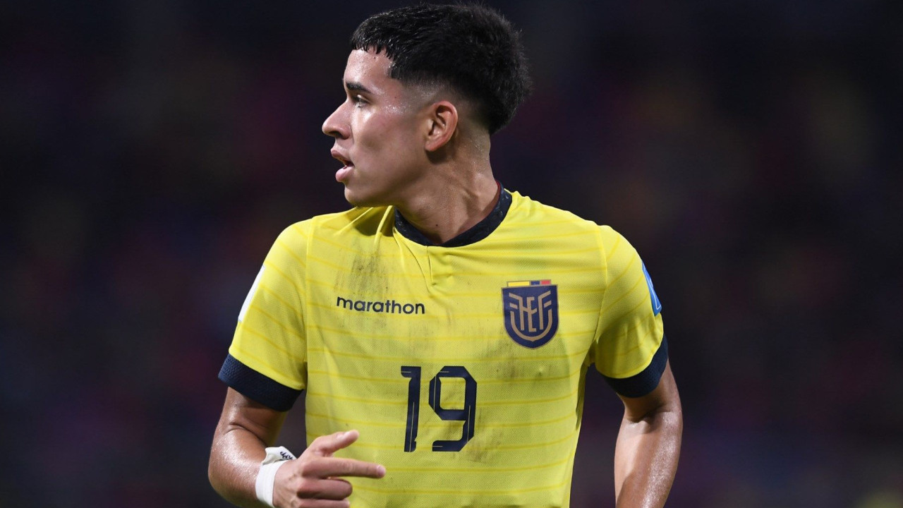 Chelsea Resmi Pinjamkan Bintang Muda Kendry Paez ke Strasbourg untuk Musim 2025/2026