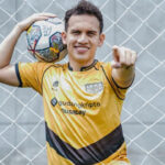Tarik Dewangga Keluar, Persib Malah Kebobolan Menit Akhir oleh Pemain Andalan Dewa United Egy MV