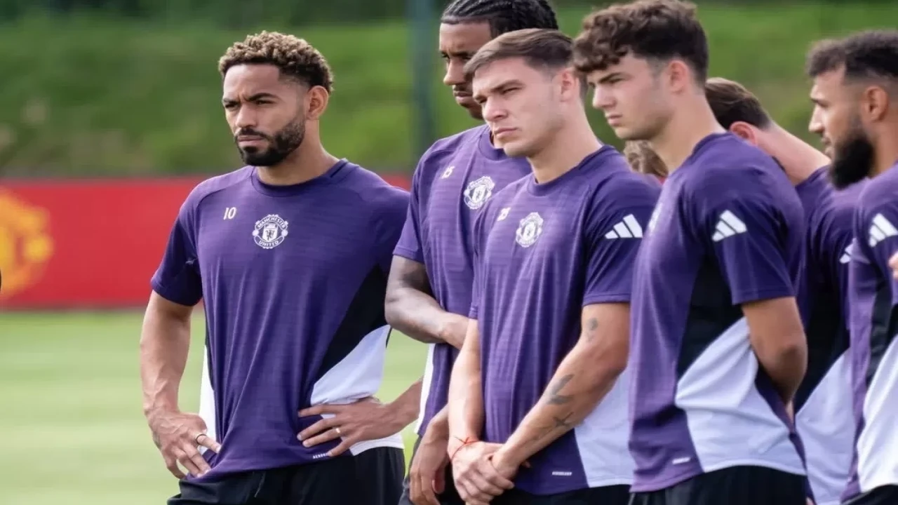 Laga Pramusim MU vs Leeds: Debut Gemilang dan Jersey Baru Jadi Sorotan