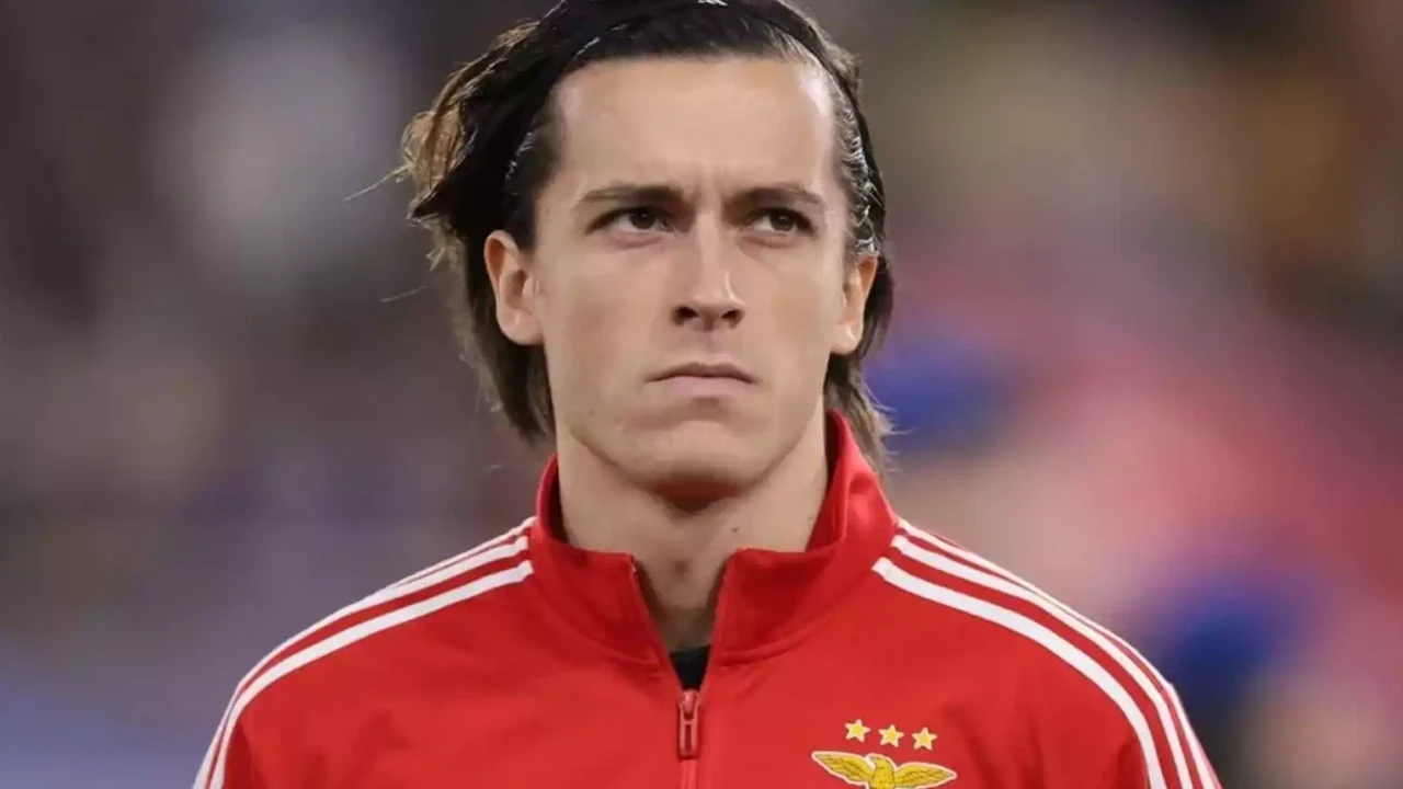 Manchester United Raup Rp156 Miliar dari Transfer Alvaro Carreras ke Madrid