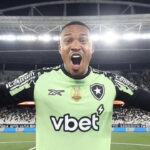 Manchester United Tertarik Datangkan Kiper Botafogo Gantikan Onana yang Cedera