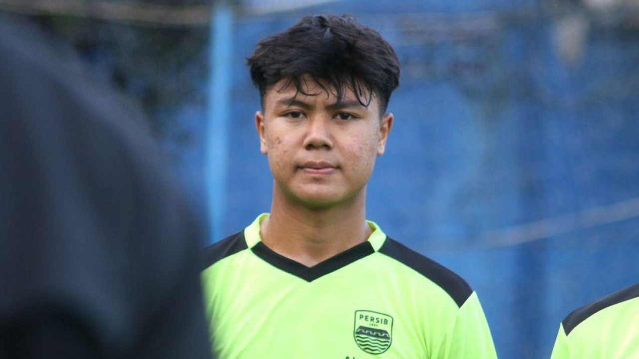 Nazriel Alfaro Resmi Gabung Persib Bandung Senior, Janji Latihan Lebih Keras!
