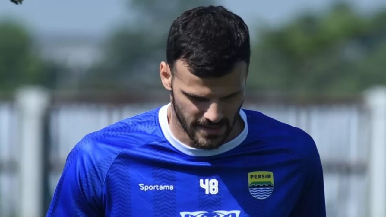 Patricio Matricardi Targetkan Gelar Ketiga Beruntun Bersama Persib di Liga Super 2025/2026