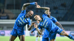 Persib Bandung Terpuruk di Piala Presiden 2025 usai Ditingal Ciro dan DDS, Hanya Cetak 1 Gol dalam 2 Laga