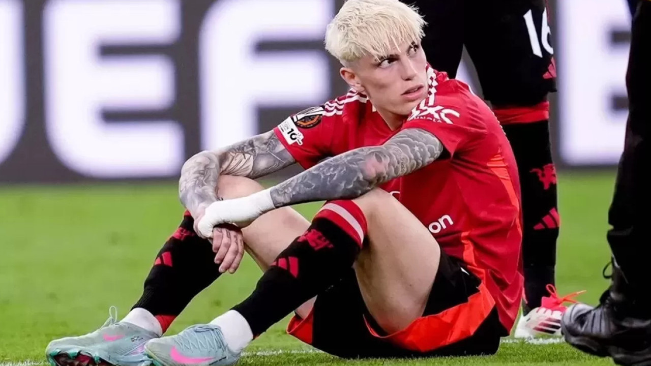 Presiden Napoli Kritik MU dan Dorong Transfer Alejandro Garnacho Segera Terwujud