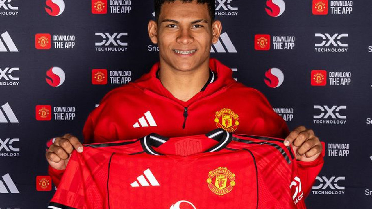 Profil Diego Leon, Bek Muda Paraguay yang Baru Bergabung dengan Manchester United