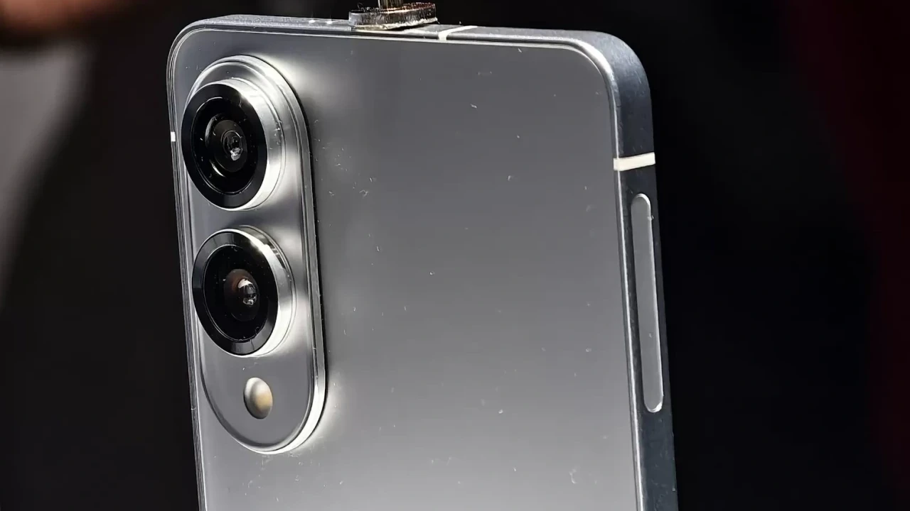 Samsung Hentikan Model Plus, Fokus pada Galaxy S26 Edge!