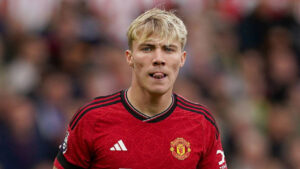 Serius Incar Hojlund, AS Roma Beri Tekanan ke Manchester United