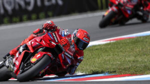 Tergelincir Akhir Lap Kualifikasi Tak Halangi Marc Marquez Start dari P2 di Brno