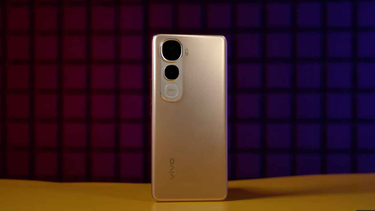 Vivo Y400 Pro Meluncur dengan Layar Amoled Lengkung dan Warna Freestyle White
