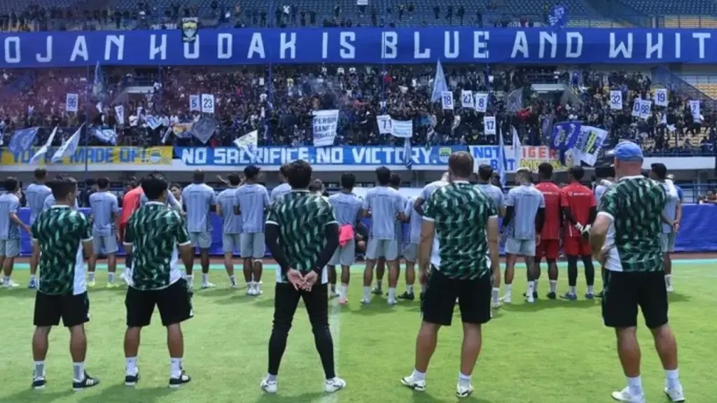 Prediksi Skor Persib vs Western Sydney Wanderers: Siapa Unggul?