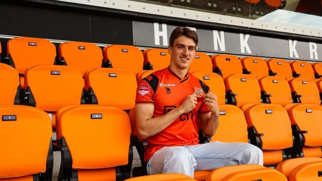 Profil Mauro Zijlstra: Striker Muda FC Volendam yang Jalani Proses Naturalisasi Timnas Indonesia