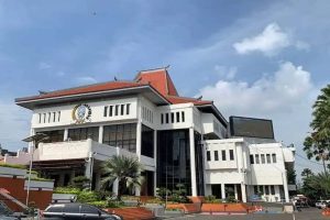 MAKI Kritik DPRD Jatim yang Tak Hadir Saat Musibah Ponpes Al Khoziny