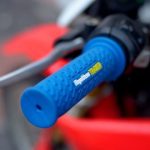 Ternyata, Ganti Handgrip Motor Bekas: Kanan dan Kiri Berbeda Cara
