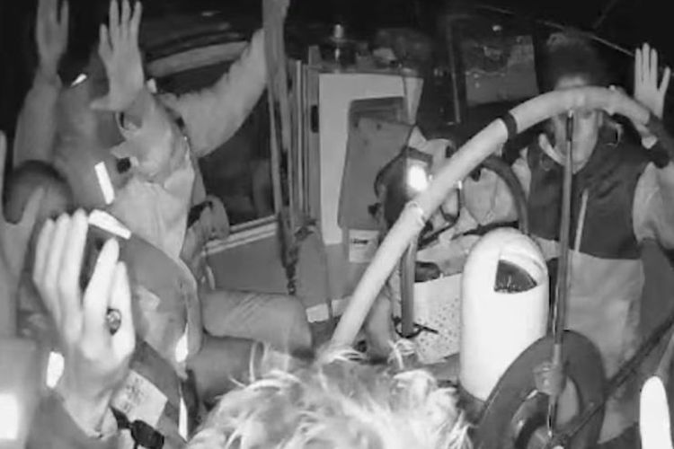 Netanyahu Pujikan Militer Israel Setelah Gagalkan Misi Flotilla Sumud ke Gaza, Ratusan Aktivis Ditahan Netanyahu Pujikan Militer Israel Setelah Gagalkan Misi Flotilla Sumud ke Gaza, Ratusan Aktivis Ditahan