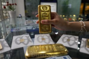 Prediksi Harga Emas Tahun Depan: Beli atau Jual?