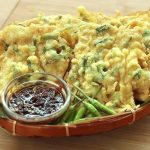 Rahasia Tempe Mendoan Basah yang Crispy di Luar, Lembut di Dalam, dengan Sambal Kecap Manis Pedas ala Devina Hermawan