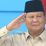 Prabowo Hormati TNI Saat Lihat Defile HUT Ke-80 di Monas