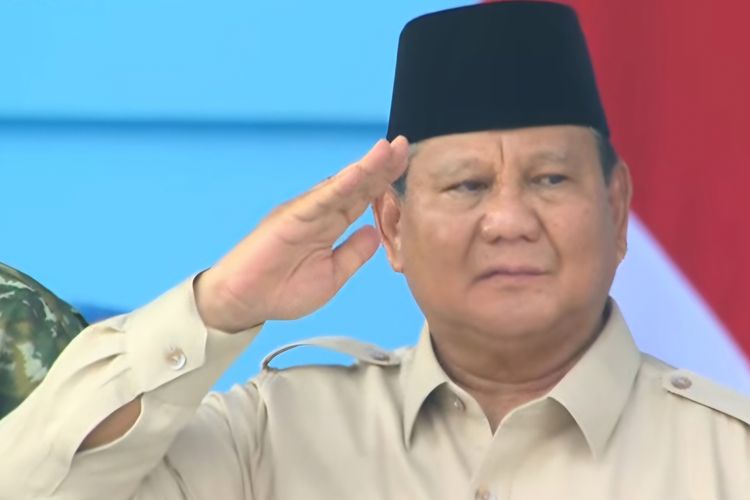 Prabowo Hormati TNI Saat Lihat Defile HUT Ke-80 di Monas