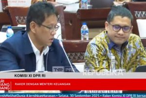 Menteri Purbaya Santai Tanggapi Kritik Bunga Cukai Rokok