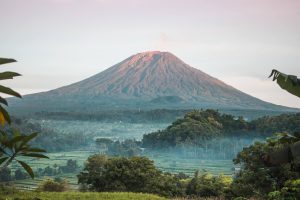 Touring Santai ke Paborito Coffee, Menaklukkan Bukit Cinta demi View Gunung Agung
