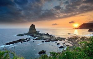 Berhenti Menggulir! Rahasia Pantai Papuma Jember Jadi Raja Sunset di Jatim, Tiket Murah dan Banyak Spot Foto