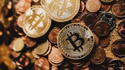 Harga Bitcoin Turun 6,4 Persen, Ini Penyebabnya: Institusi Tarik Rp 14,5 T dari ETF