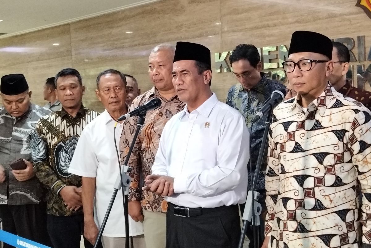 Suara Kinerja Jenderal Polisi Aktif di Kementerian, Mentan Amran dan Menteri ESDM Bahlil Merasa Terbantu Suara Kinerja Jenderal Polisi Aktif di Kementerian, Mentan Amran dan Menteri ESDM Bahlil Merasa Terbantu