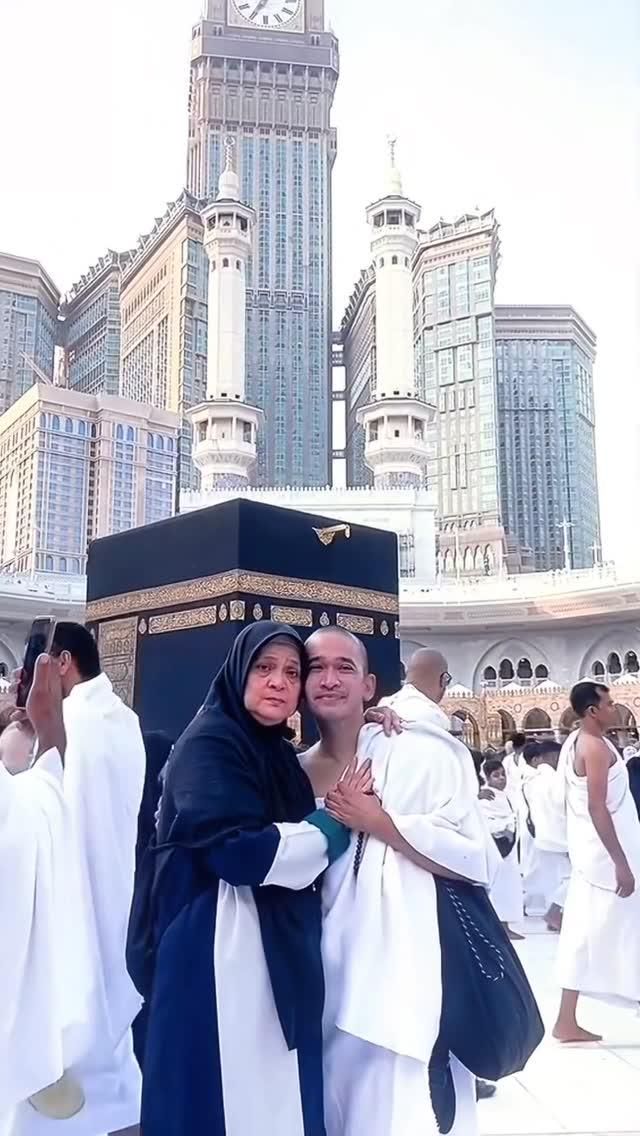 9 Potret Seleb yang Berumrah di November 2025, Termasuk Shireen Sungkar! 9 Potret Seleb yang Berumrah di November 2025, Termasuk Shireen Sungkar!