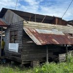 Angin Kencang Hancurkan Atap dan Pohon di Meranti