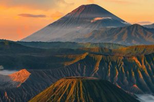 5 Gunung Terbaik di Jawa Barat, Surga Pendaki yang Harus Dikunjungi