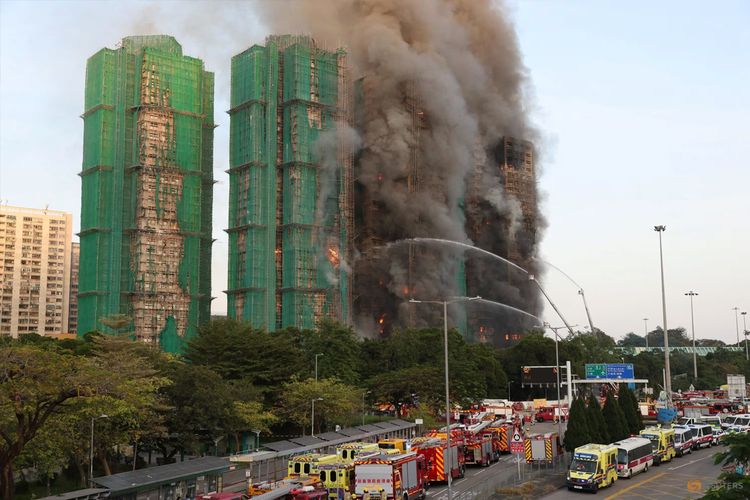 Tradisi Scaffolding Bambu Hong Kong Disoroti Pasca Kebakaran Mematikan di Wang Fuk Court Tradisi Scaffolding Bambu Hong Kong Disoroti Pasca Kebakaran Mematikan di Wang Fuk Court