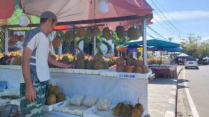 Nobi, Pedagang Sayur yang Jual Durian di Pangkalpinang, Berangkat Dini Hari untuk Buah Berkualitas