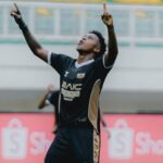 Bocor! Persija Jakarta Rahasiakan Negosiasi Ezra Walian dan Jaja