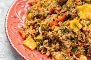 Mencari Nasi Goreng Gerobakan di Bandung: 5 Tempat yang Bikin Ketagihan