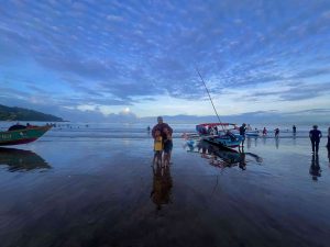 Pemandangan pagi indah di Pantai Pananjung, daya tarik wisata Pangandaran