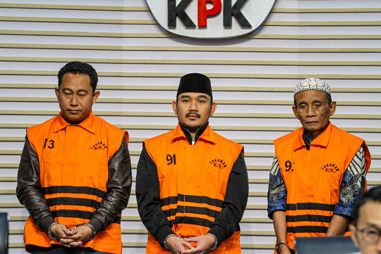 KPK Periksa Dugaan Suap HM Kunang ke Eddy Sumarman KPK Periksa Dugaan Suap HM Kunang ke Eddy Sumarman