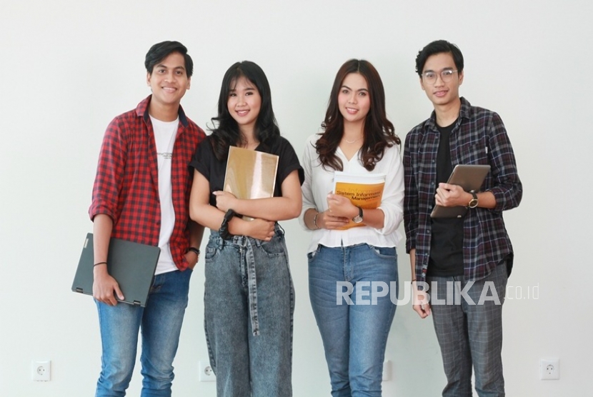10 Jurusan Kuliah Paling Menguntungkan di Abad 21, Jangan Sampai Menyesal dan Menjadi Beban Keluarga 10 Jurusan Kuliah Paling Menguntungkan di Abad 21, Jangan Sampai Menyesal dan Menjadi Beban Keluarga