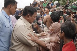 Prabowo Kembali Kunjungi Pengungsi Bencana Aceh