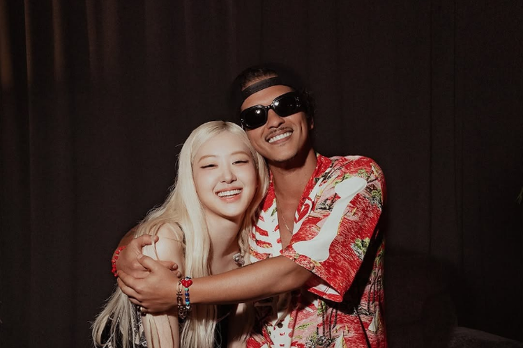 Kolaborasi Mendekat, Rose BLACKPINK dan Bruno Mars Bocorkan Rencana Kolaborasi Mendekat, Rose BLACKPINK dan Bruno Mars Bocorkan Rencana