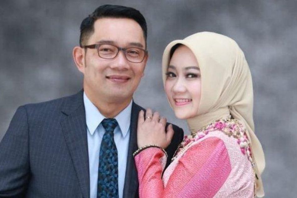 Sidang Perceraian Pertama Digelar, Atalia Praratya Sampaikan Pesan Menyentuh untuk Ridwan Kamil Sidang Perceraian Pertama Digelar, Atalia Praratya Sampaikan Pesan Menyentuh untuk Ridwan Kamil