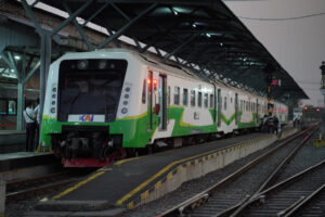 Laju Penumpang Commuter Line Meningkat, Ratusan Ribu Pengguna Musiman Tandai Liburan Nataru
