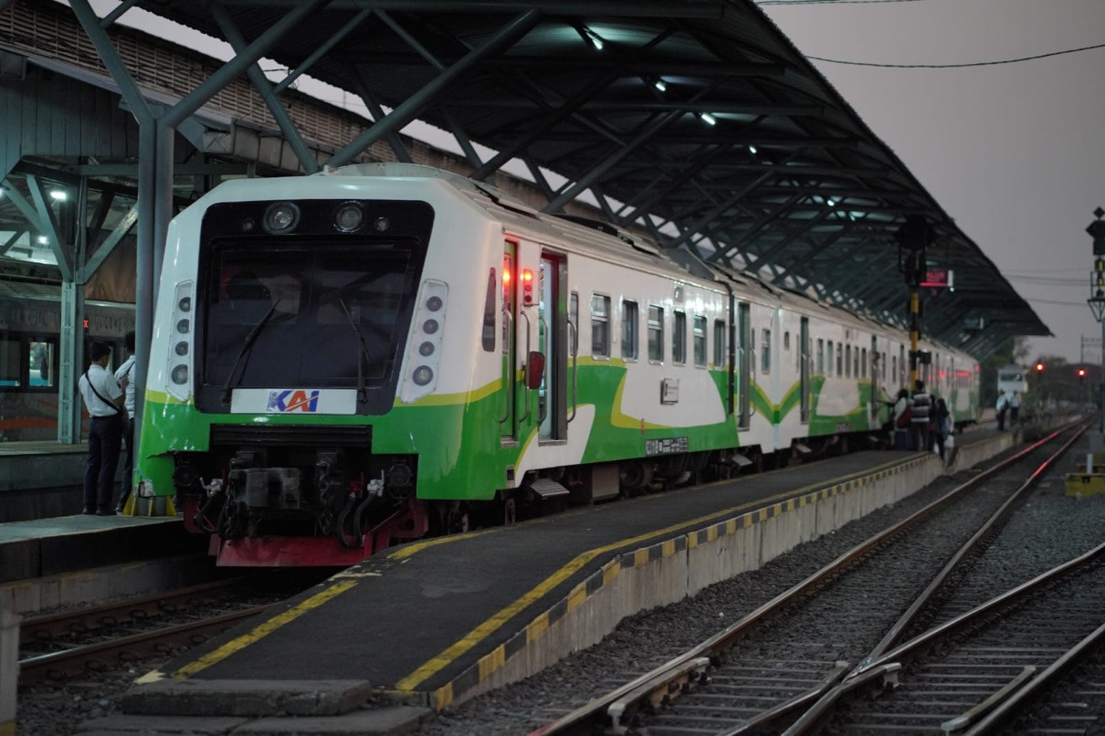 Laju Penumpang Commuter Line Meningkat, Ratusan Ribu Pengguna Musiman Tandai Liburan Nataru Laju Penumpang Commuter Line Meningkat, Ratusan Ribu Pengguna Musiman Tandai Liburan Nataru